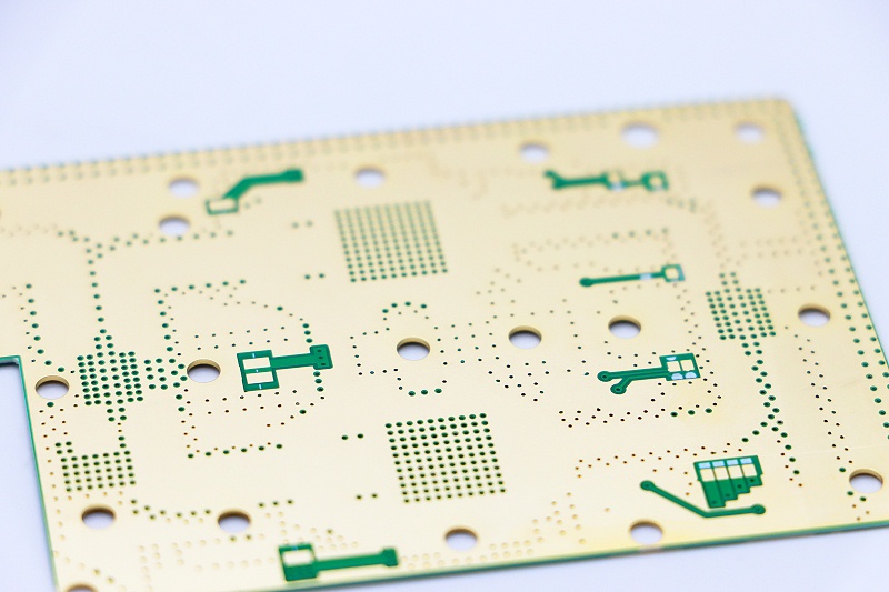 เกี่ยวกับวิธีการตัดสินข้อดีและข้อเสียของวงจร PCB
