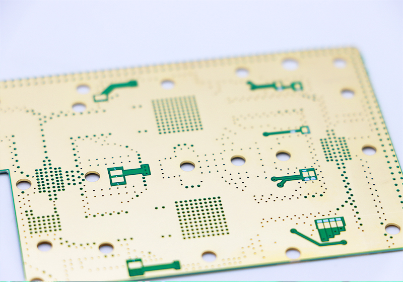 ผู้ผลิต PCB จะพาคุณมาทำความเข้าใจถึงความแตกต่างระหว่างแผ่นทองคำแช่และแผ่นเคลือบทอง