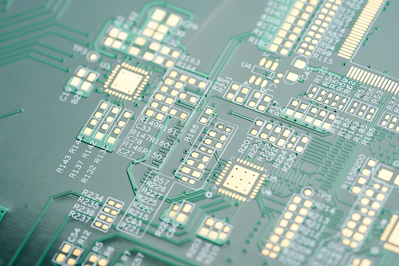 ผู้ผลิต PCB บอกวิธีแยกแยะระหว่างขั้วบวกและขั้วลบของแหล่งจ่ายไฟของแผงวงจร?